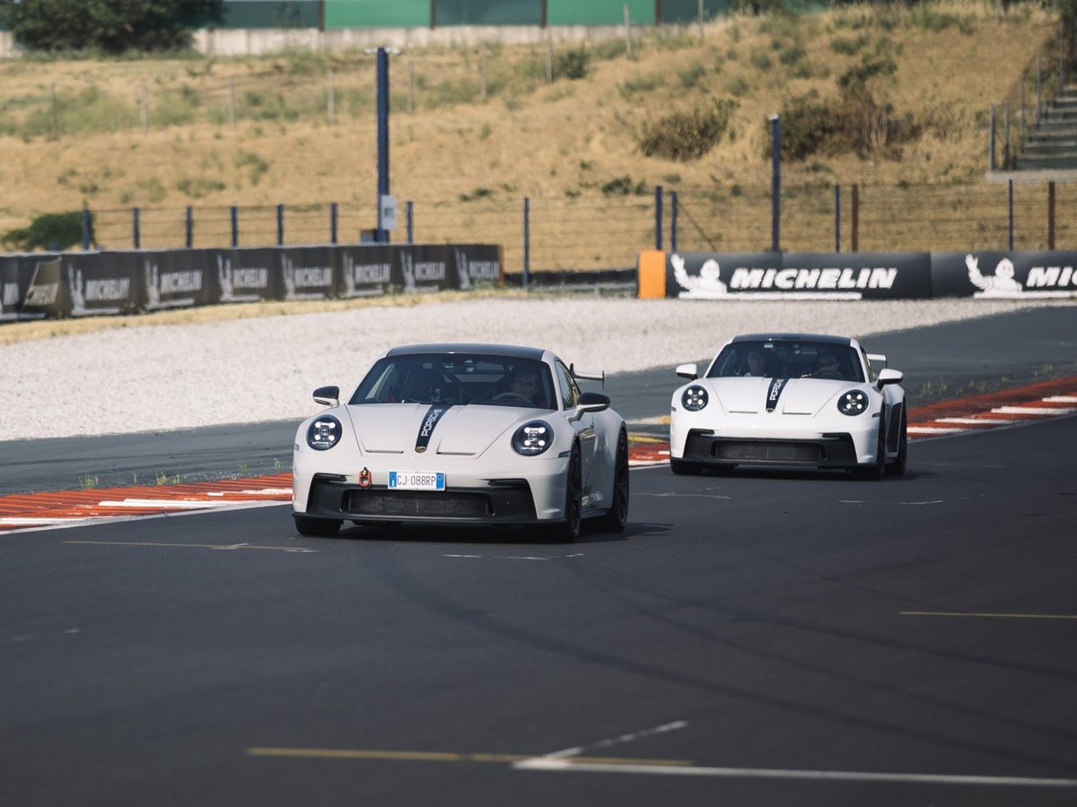 Due Porsche 911 in pista al PEC Franciacorta